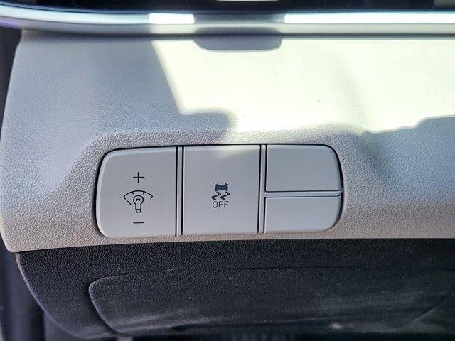 Hyundai Elantra Limited 2025