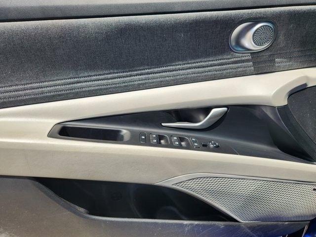 Hyundai Elantra Limited 2025