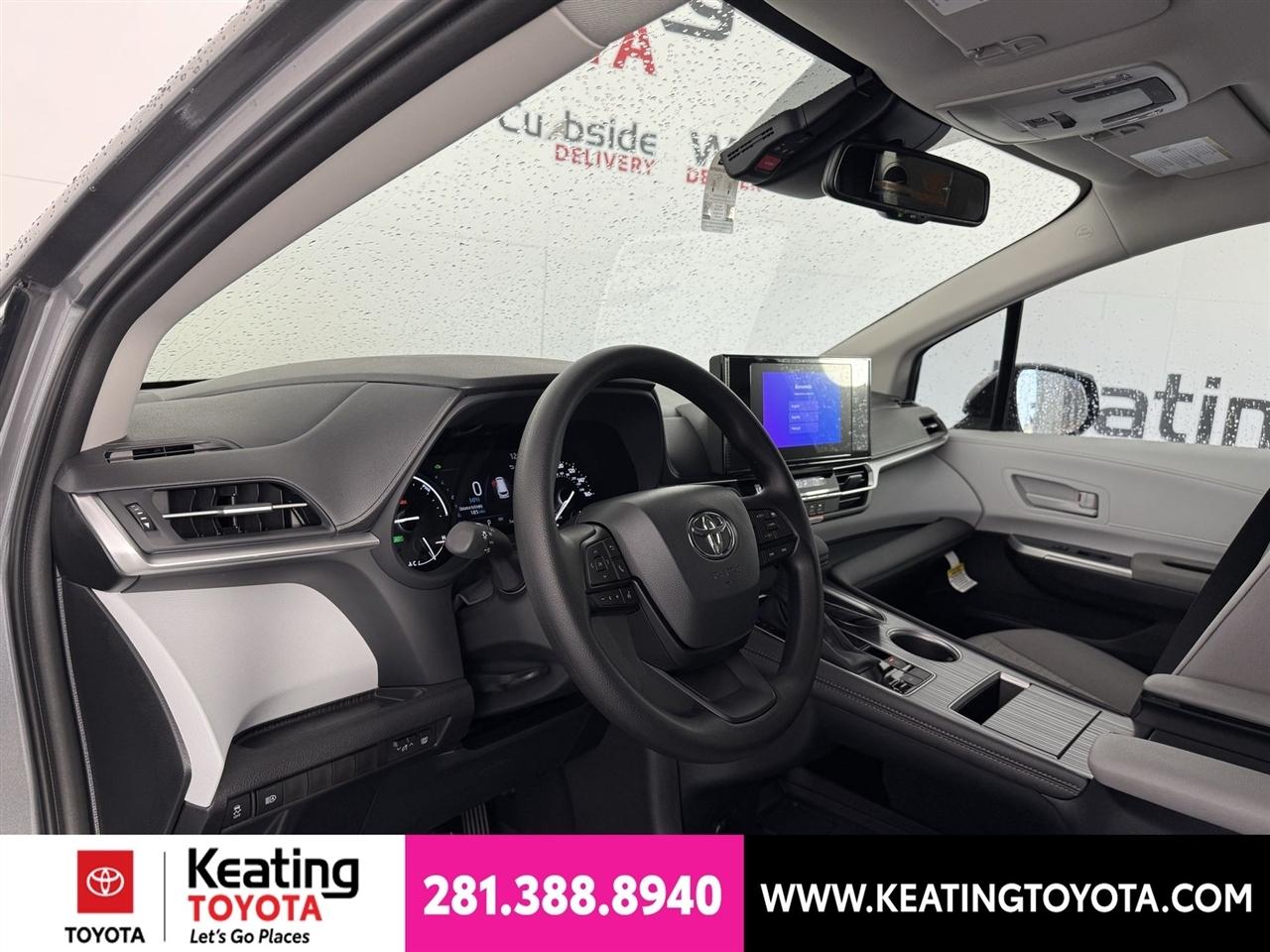 Toyota Sienna LE 8-Passenger 2026