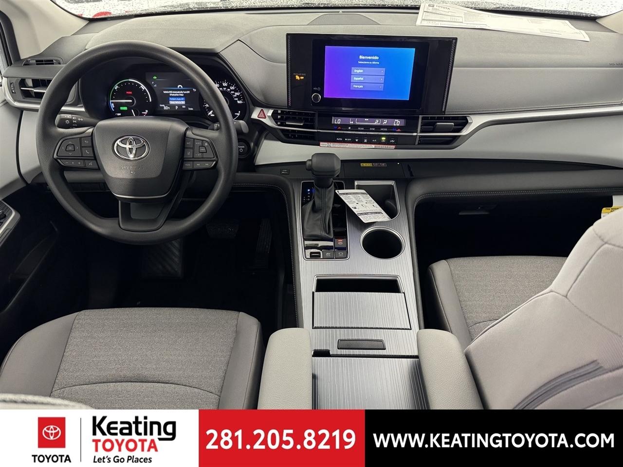 Toyota Sienna LE 8-Passenger 2026