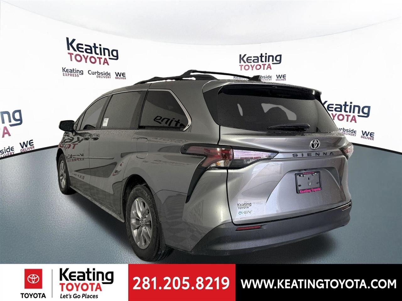 Toyota Sienna LE 8-Passenger 2026
