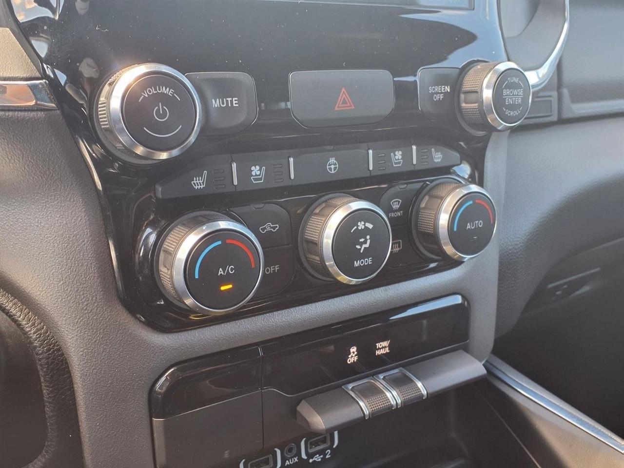 RAM 1500 Laramie Crew Cab SWB 2WD 2024