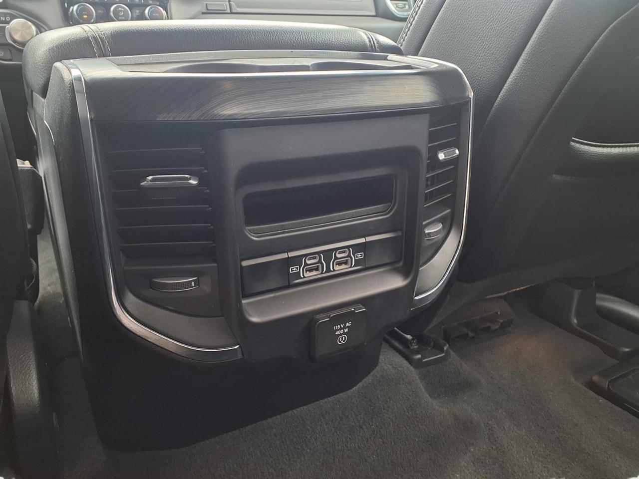 RAM 1500 Laramie Crew Cab SWB 2WD 2024