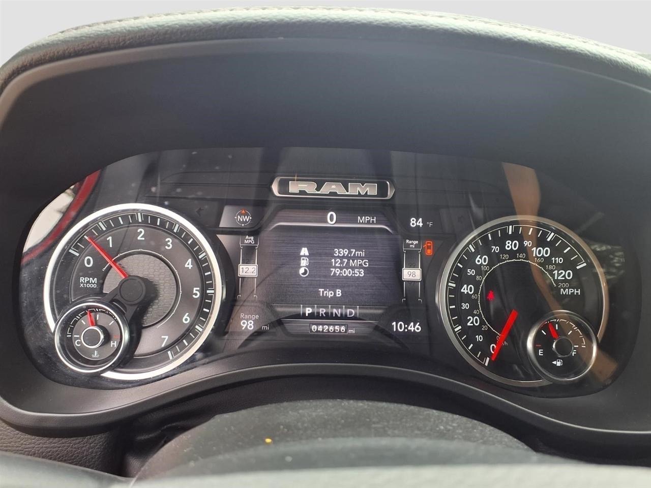 RAM 1500 Laramie Crew Cab SWB 2WD 2024