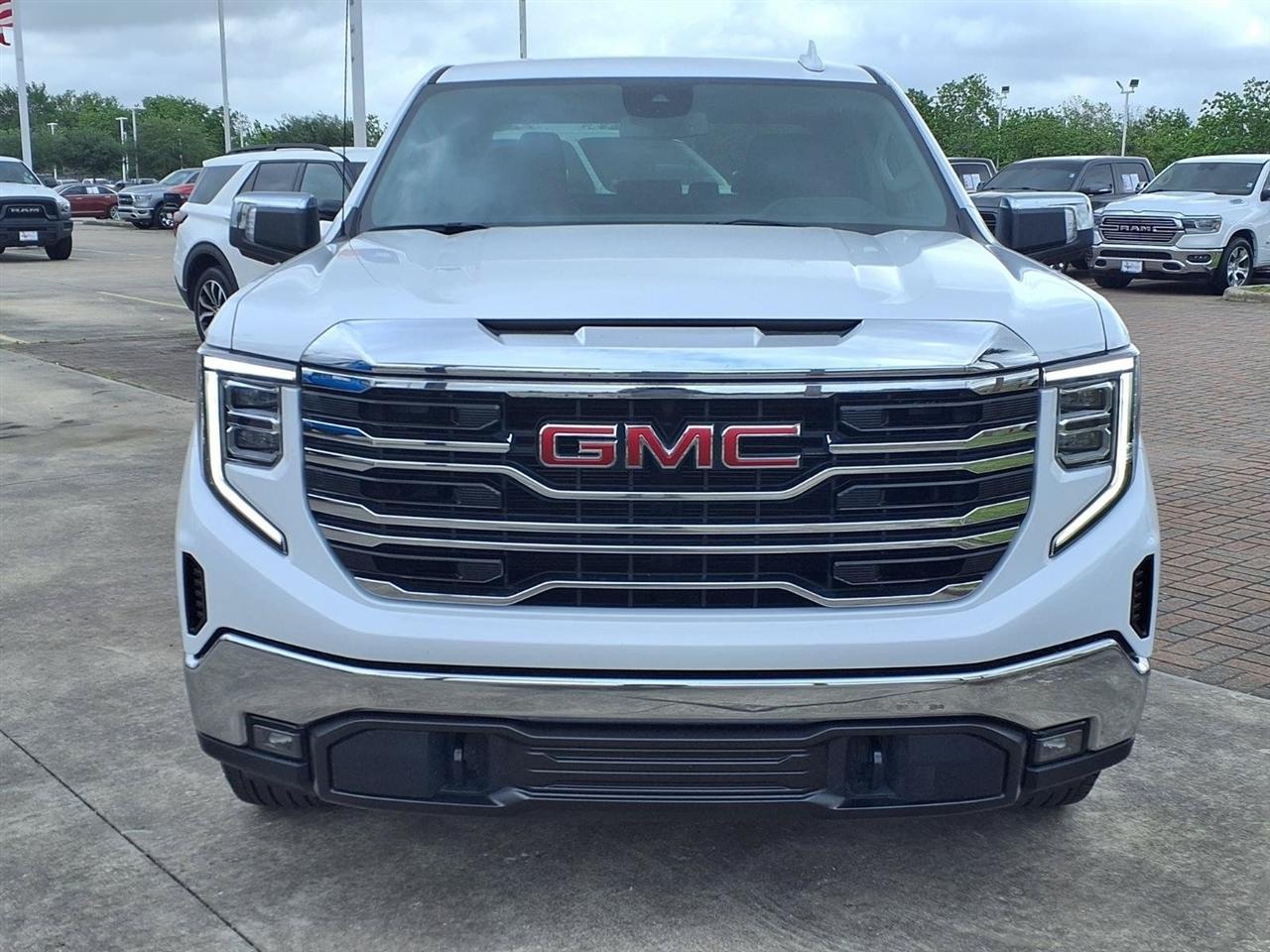 GMC Sierra 1500 SLT Crew Cab 4WD 2025