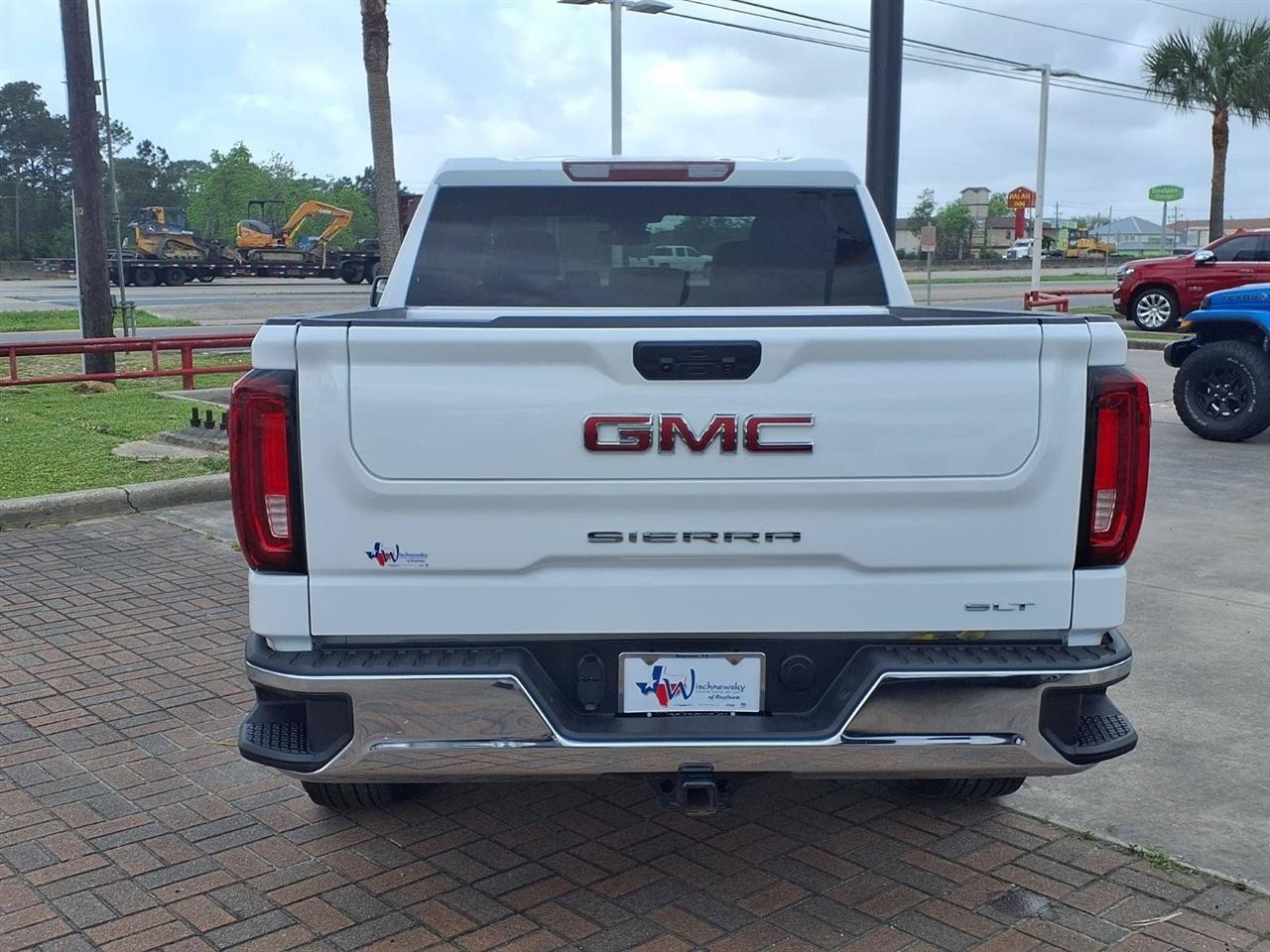 GMC Sierra 1500 SLT Crew Cab 4WD 2025
