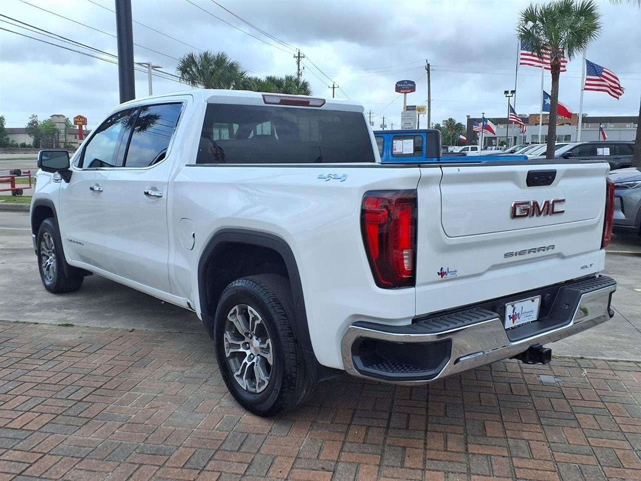 GMC Sierra 1500 SLT Crew Cab 4WD 2025