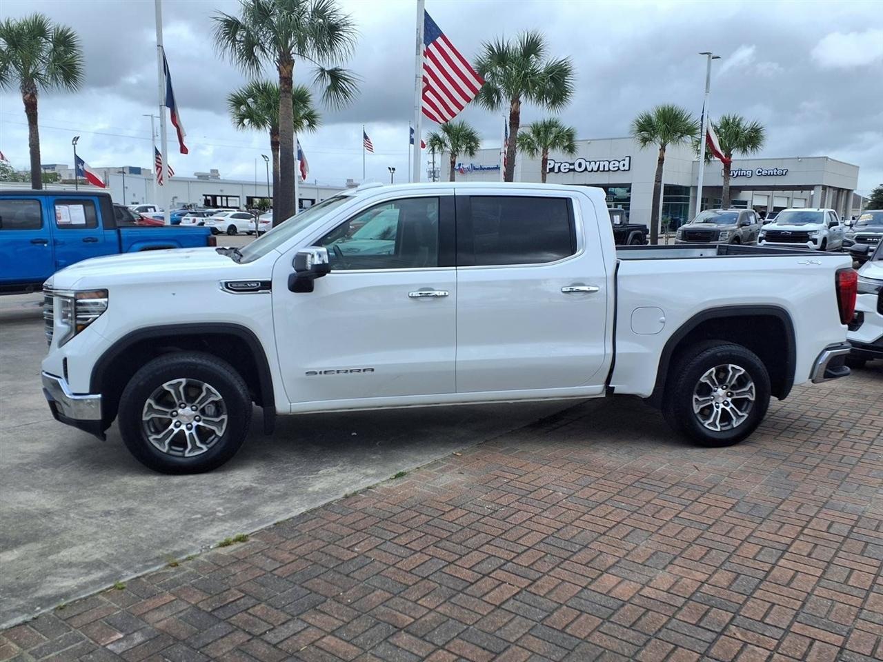 GMC Sierra 1500 SLT Crew Cab 4WD 2025