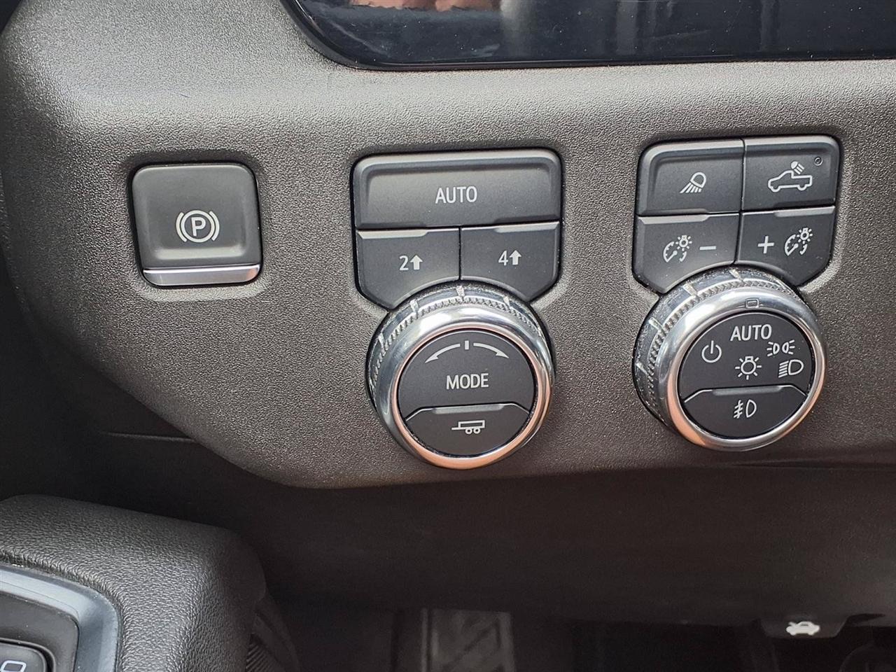 GMC Sierra 1500 SLT Crew Cab 4WD 2025