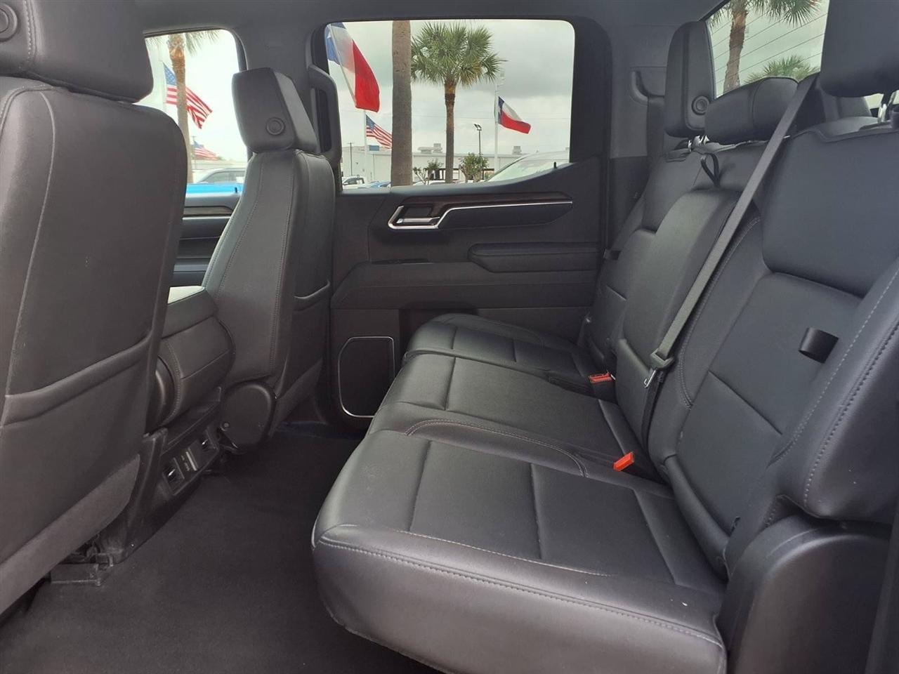 GMC Sierra 1500 SLT Crew Cab 4WD 2025