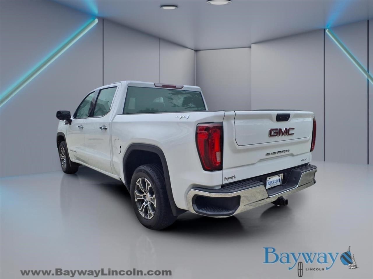 GMC Sierra 1500 SLT Crew Cab 4WD 2025