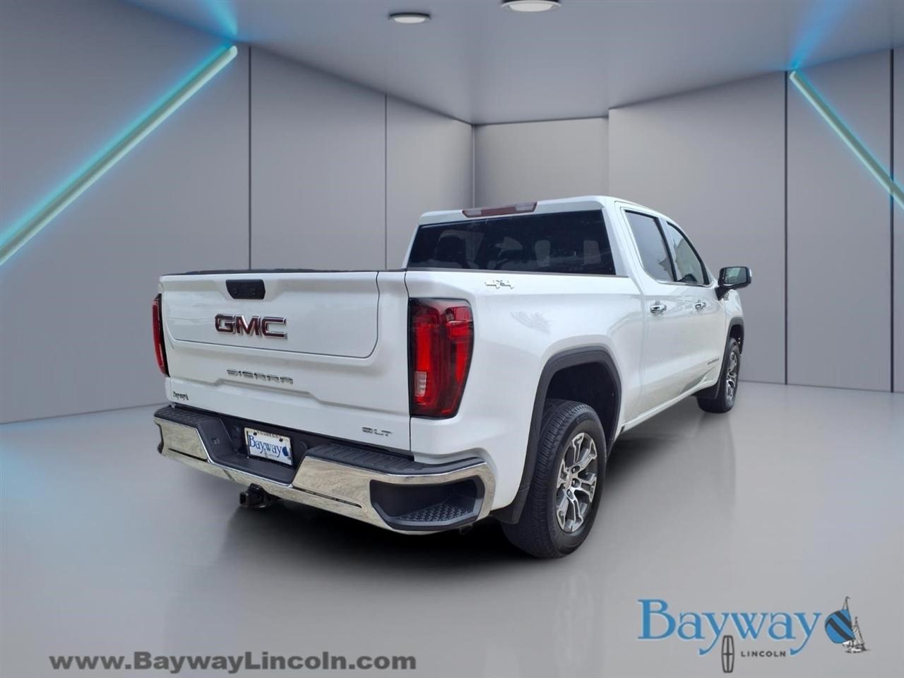 GMC Sierra 1500 SLT Crew Cab 4WD 2025