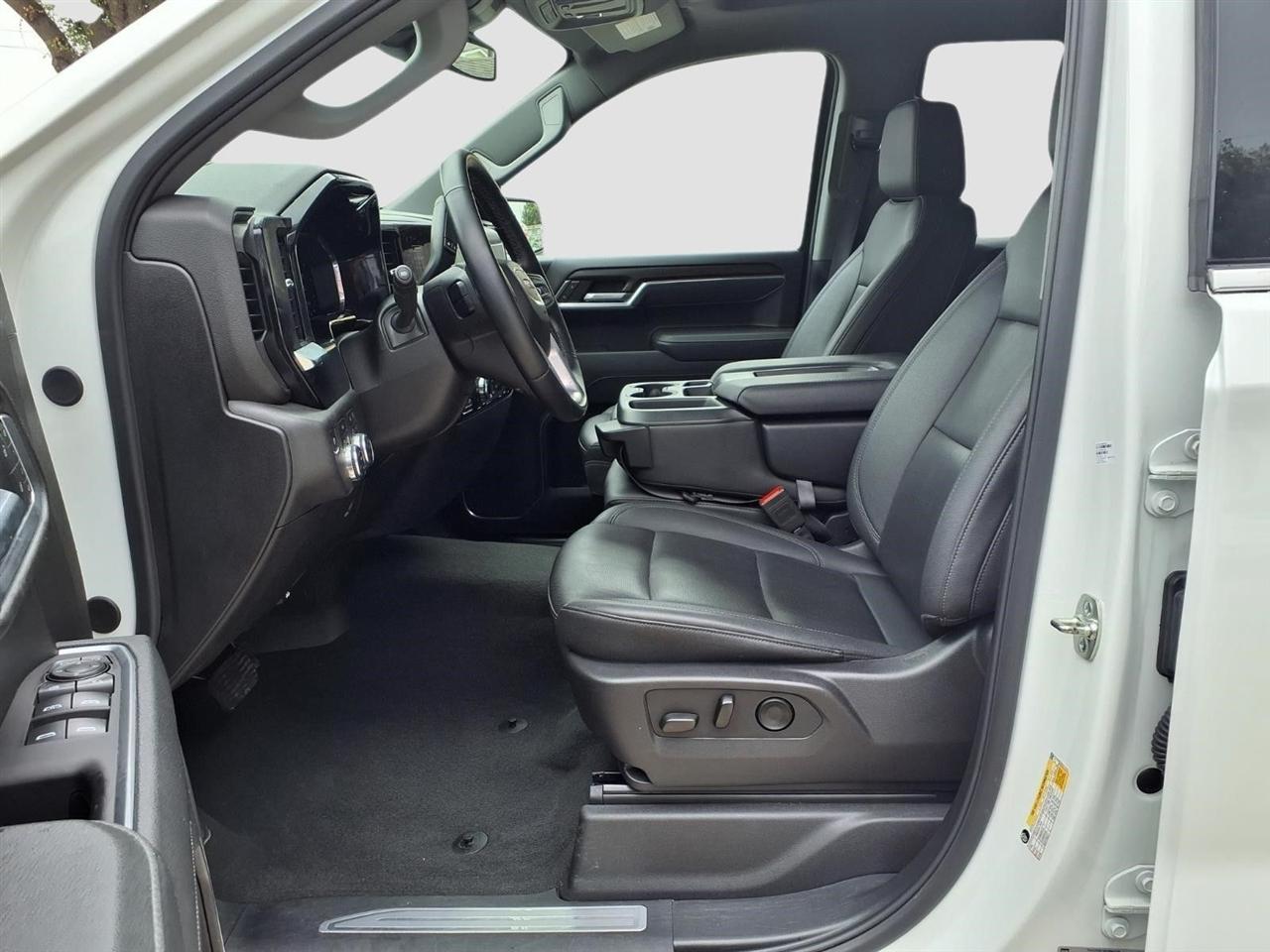 GMC Sierra 1500 SLT Crew Cab 4WD 2025