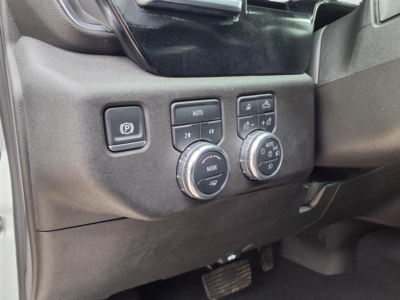 GMC Sierra 1500 SLT Crew Cab 4WD 2025