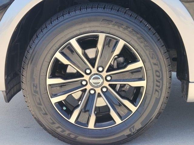 Nissan Armada Platinum AWD 2017
