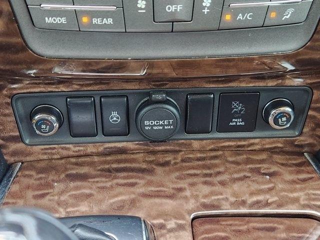Nissan Armada Platinum AWD 2017