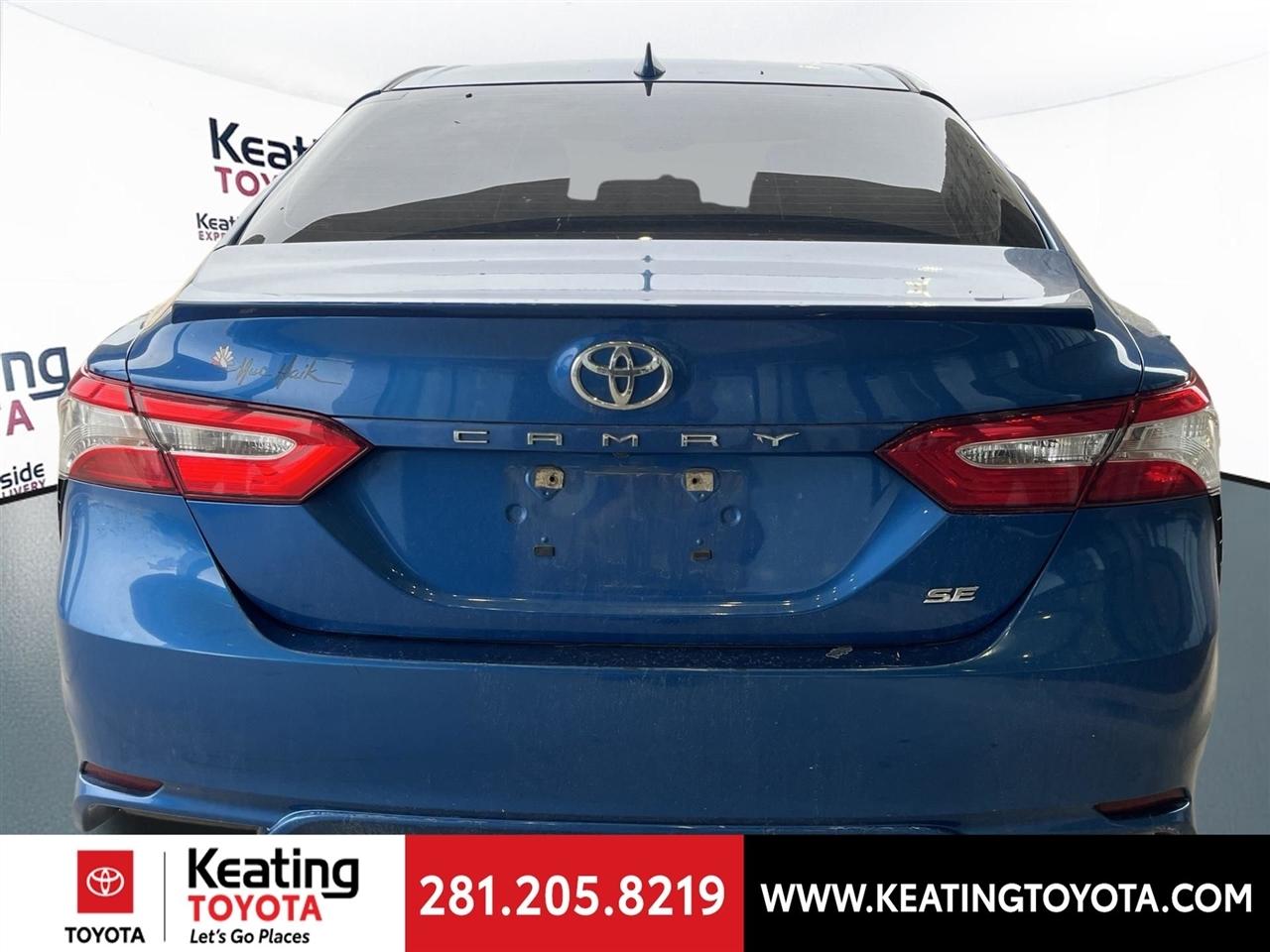 Toyota Camry SE 2020