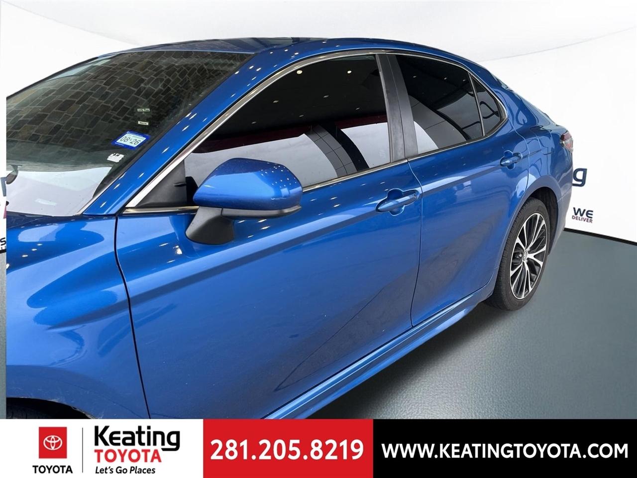 Toyota Camry SE 2020