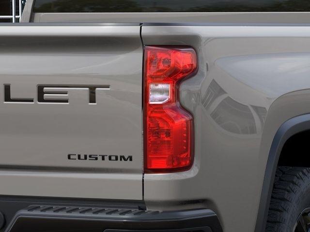 Chevrolet Silverado 2500HD Custom Crew Cab Long Box 4WD 2026