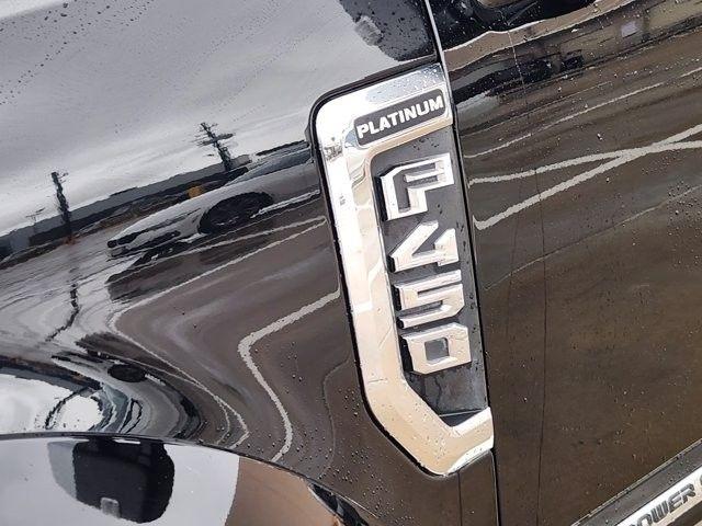 Ford F-450 SD King Ranch Crew Cab DRW 4WD 2018