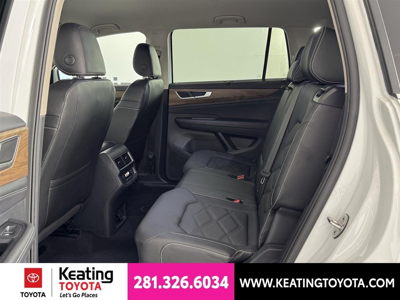 Volkswagen Atlas SE w/Technology 2025