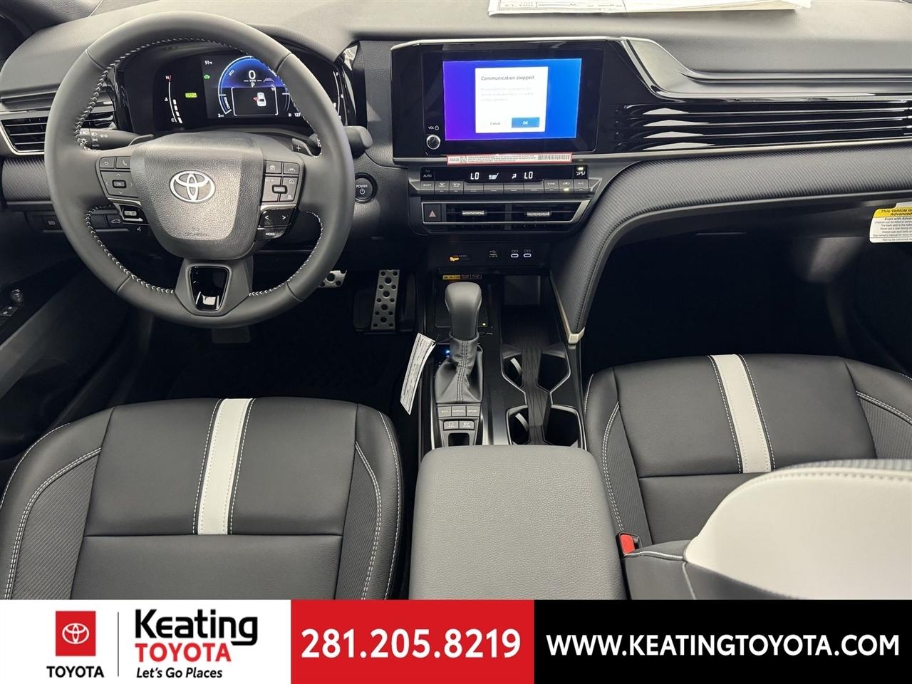 Toyota Camry Hybrid XLE 2026