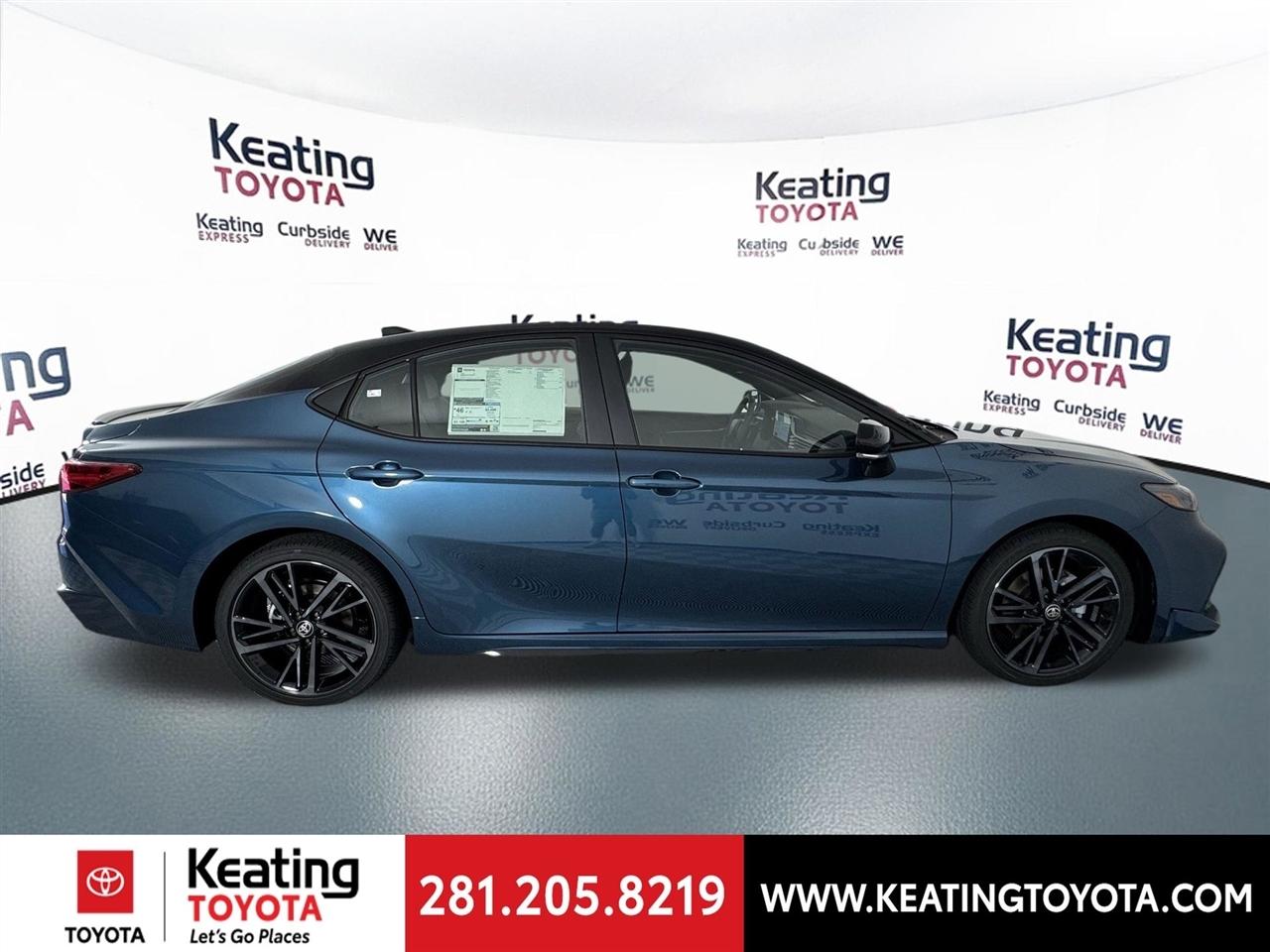 Toyota Camry Hybrid XLE 2026