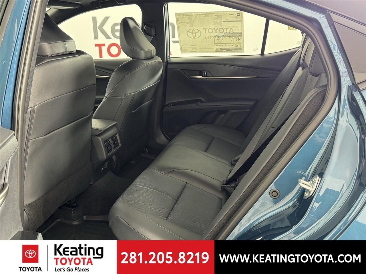 Toyota Camry Hybrid XLE 2026