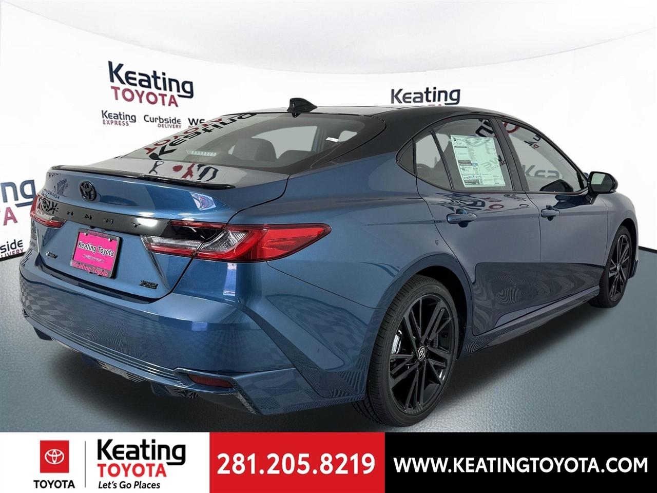 Toyota Camry Hybrid XLE 2026