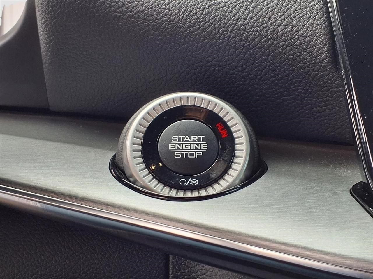 Jeep Wagoneer Series II 4WD 2023