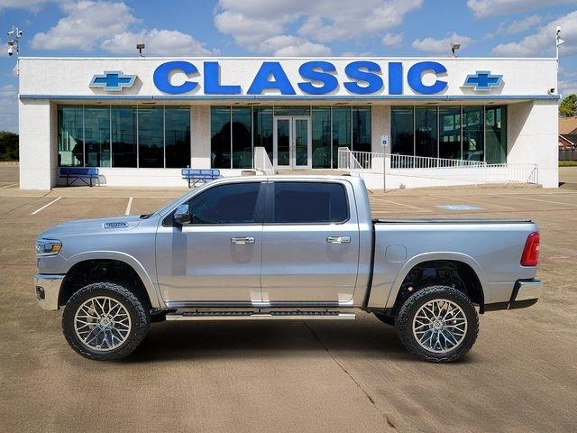 RAM 1500 Big Horn Crew Cab SWB 4WD 2025