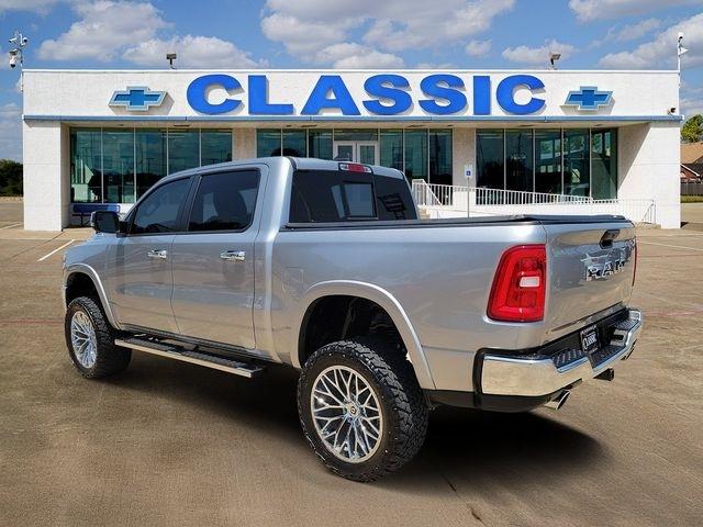 RAM 1500 Big Horn Crew Cab SWB 4WD 2025