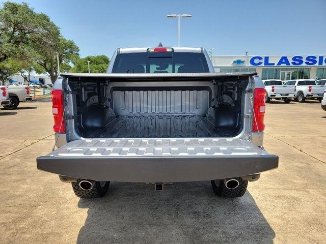 RAM 1500 Big Horn Crew Cab SWB 4WD 2025