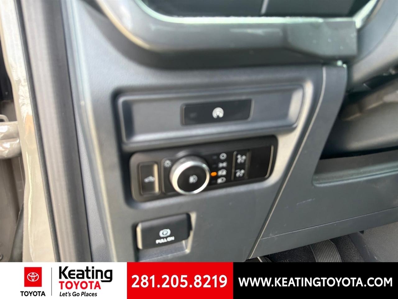 Ford F-150 STX SuperCrew 4WD 2025