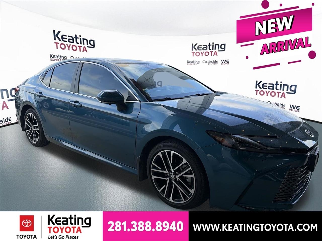 Toyota Camry Hybrid XLE 2025