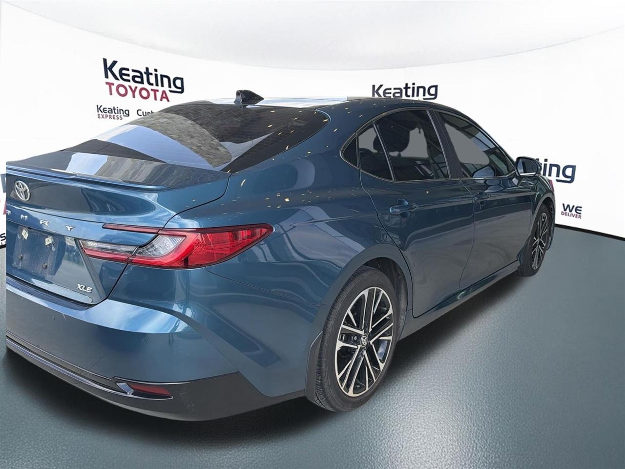 Toyota Camry Hybrid XLE 2025