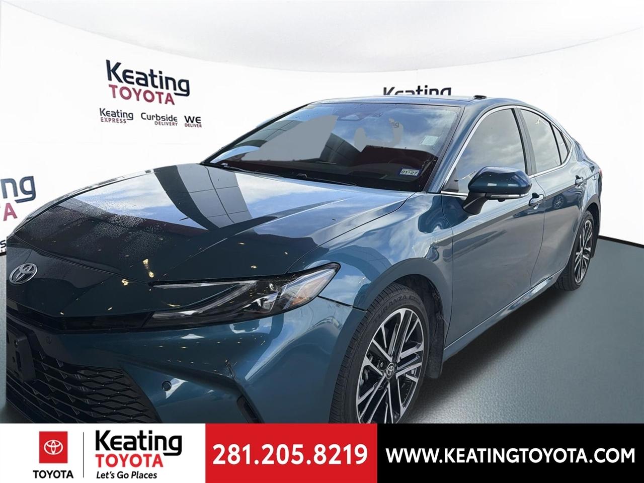 Toyota Camry Hybrid XLE 2025
