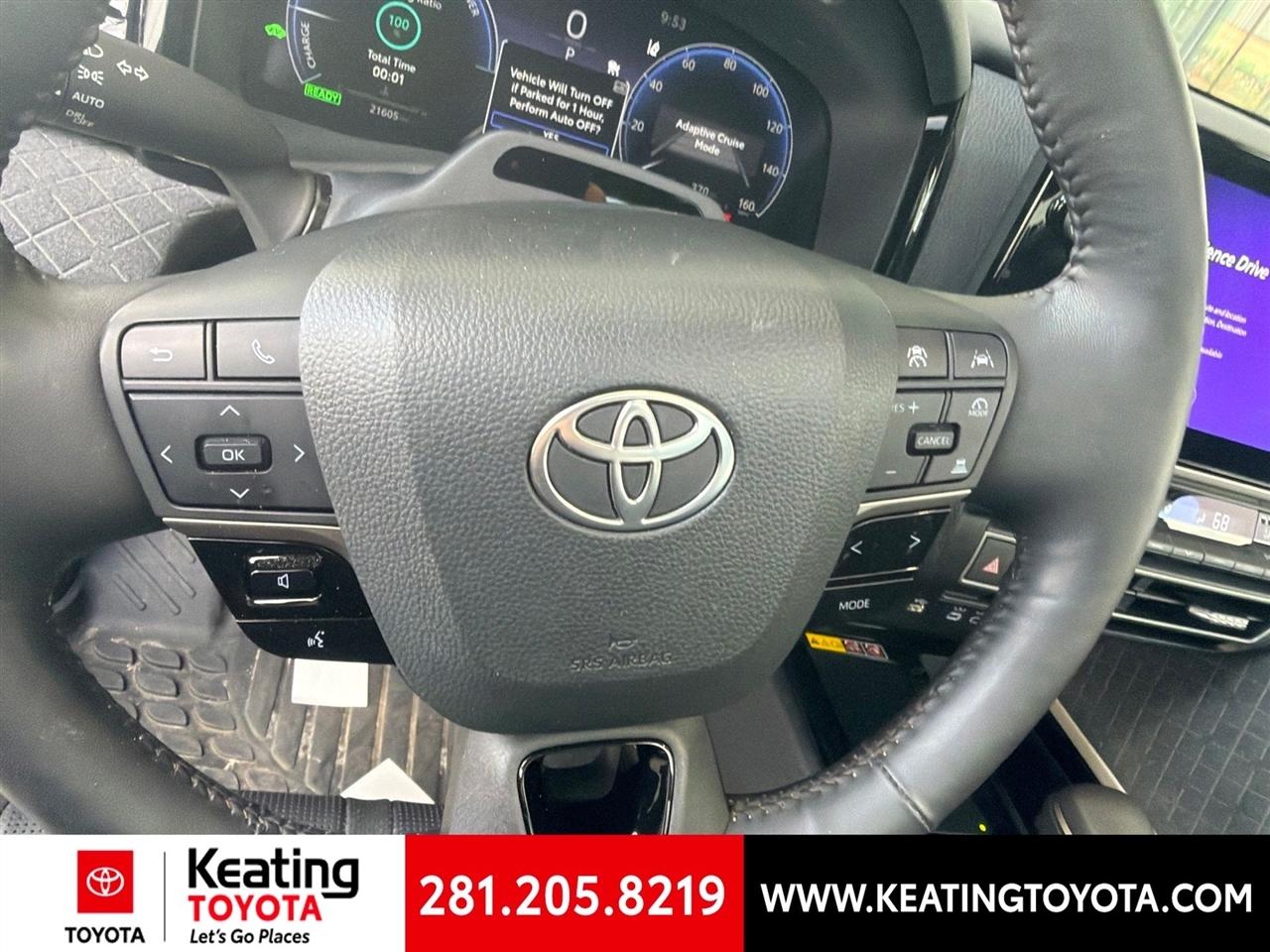 Toyota Camry Hybrid XLE 2025
