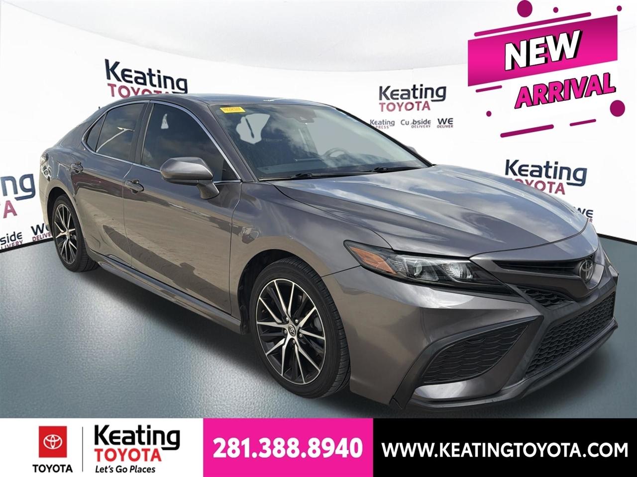 Toyota Camry SE 2021