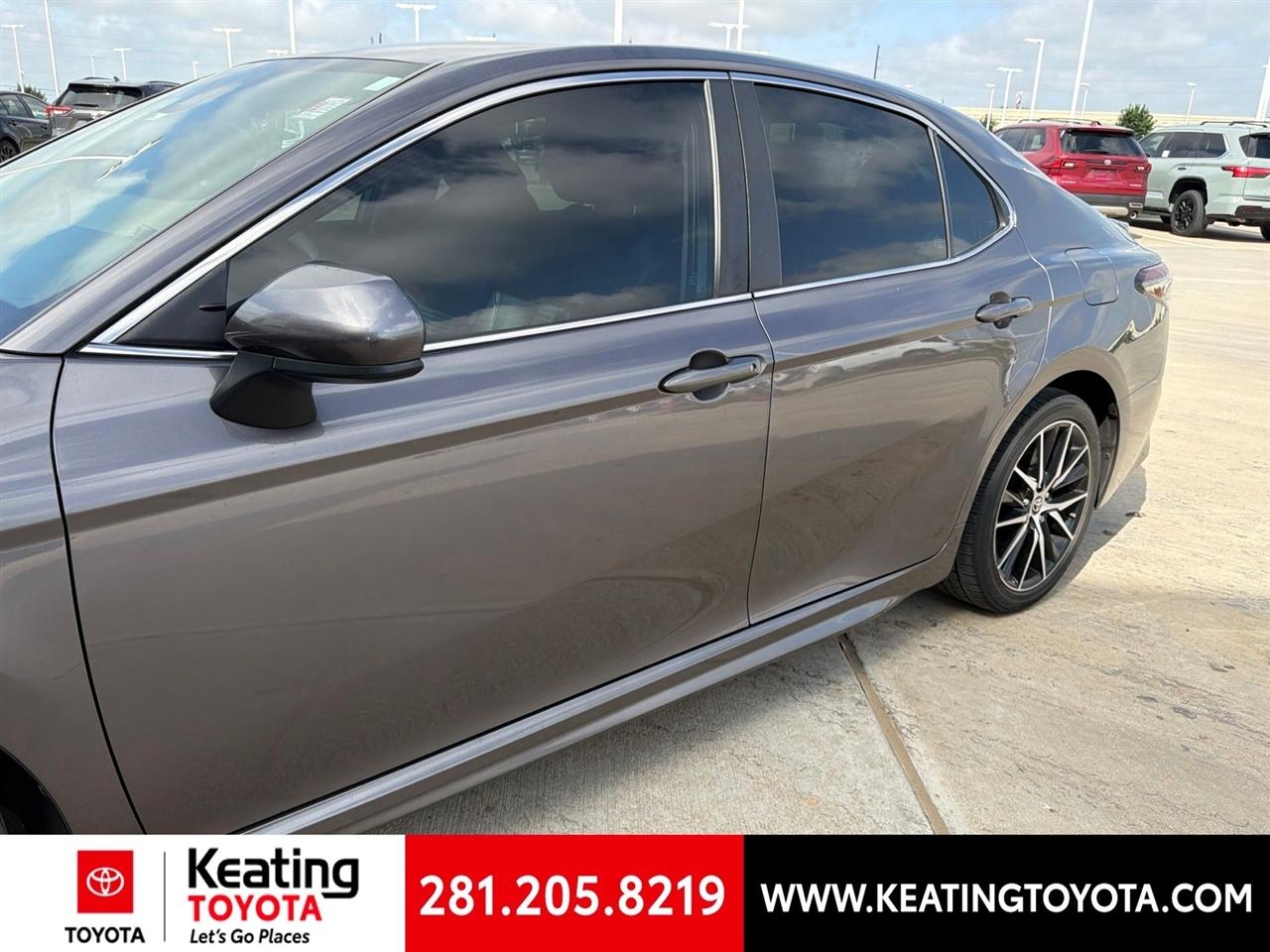 Toyota Camry SE 2021