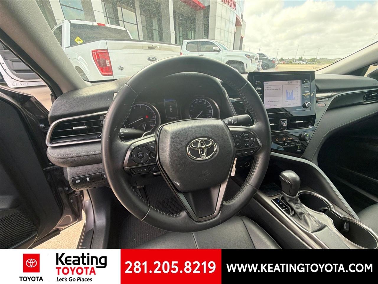 Toyota Camry SE 2021