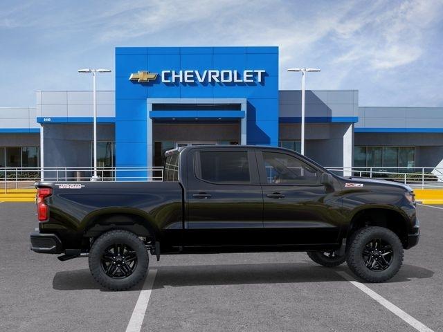 Chevrolet Silverado 1500 Trail Boss Custom Crew Cab 4WD 2026