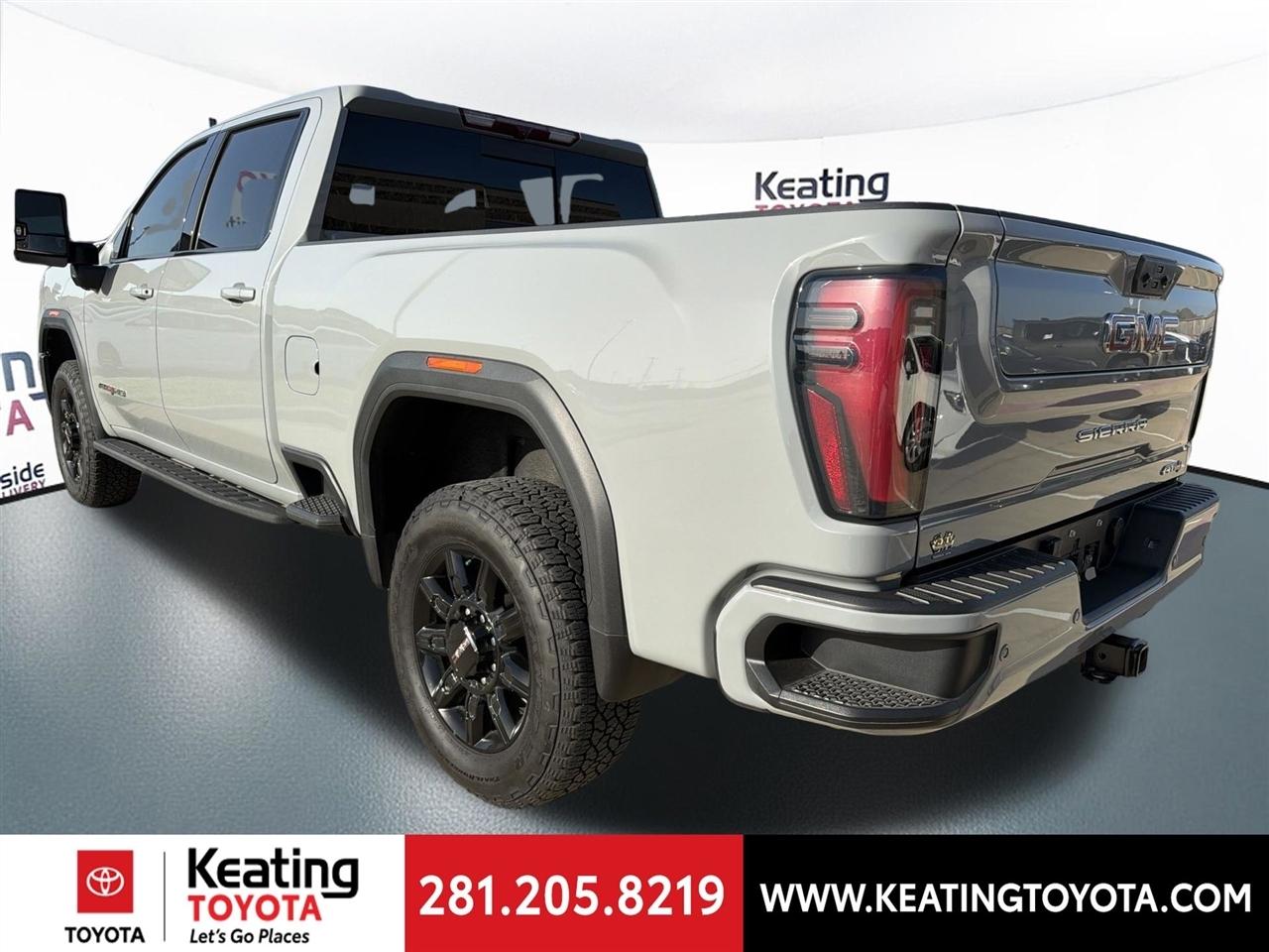 GMC Sierra 2500HD AT4 Crew Cab 4WD 2025