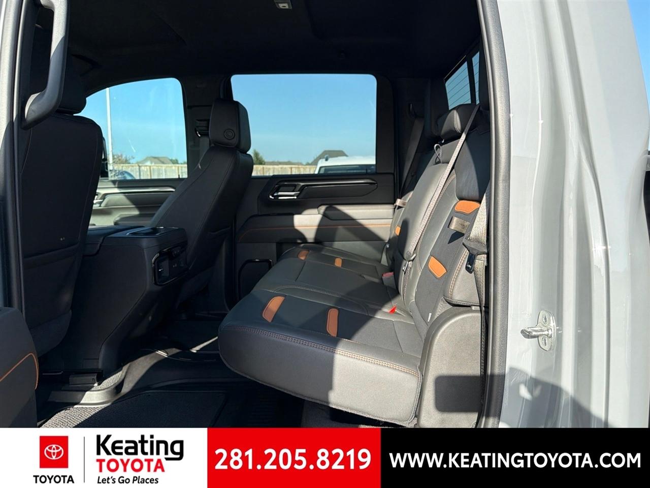 GMC Sierra 2500HD AT4 Crew Cab 4WD 2025