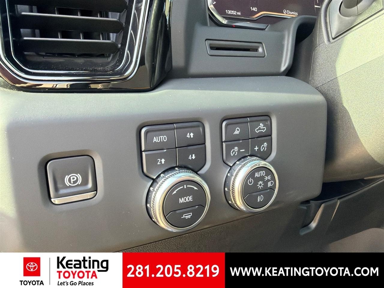 GMC Sierra 2500HD AT4 Crew Cab 4WD 2025