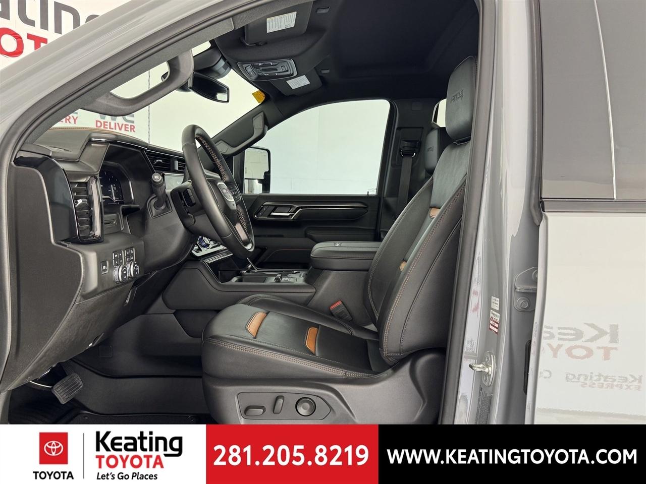 GMC Sierra 2500HD AT4 Crew Cab 4WD 2025
