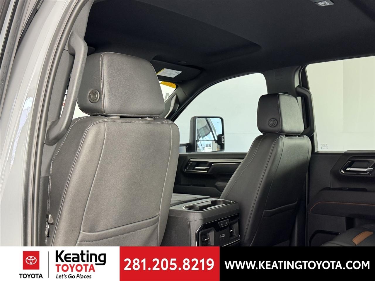 GMC Sierra 2500HD AT4 Crew Cab 4WD 2025