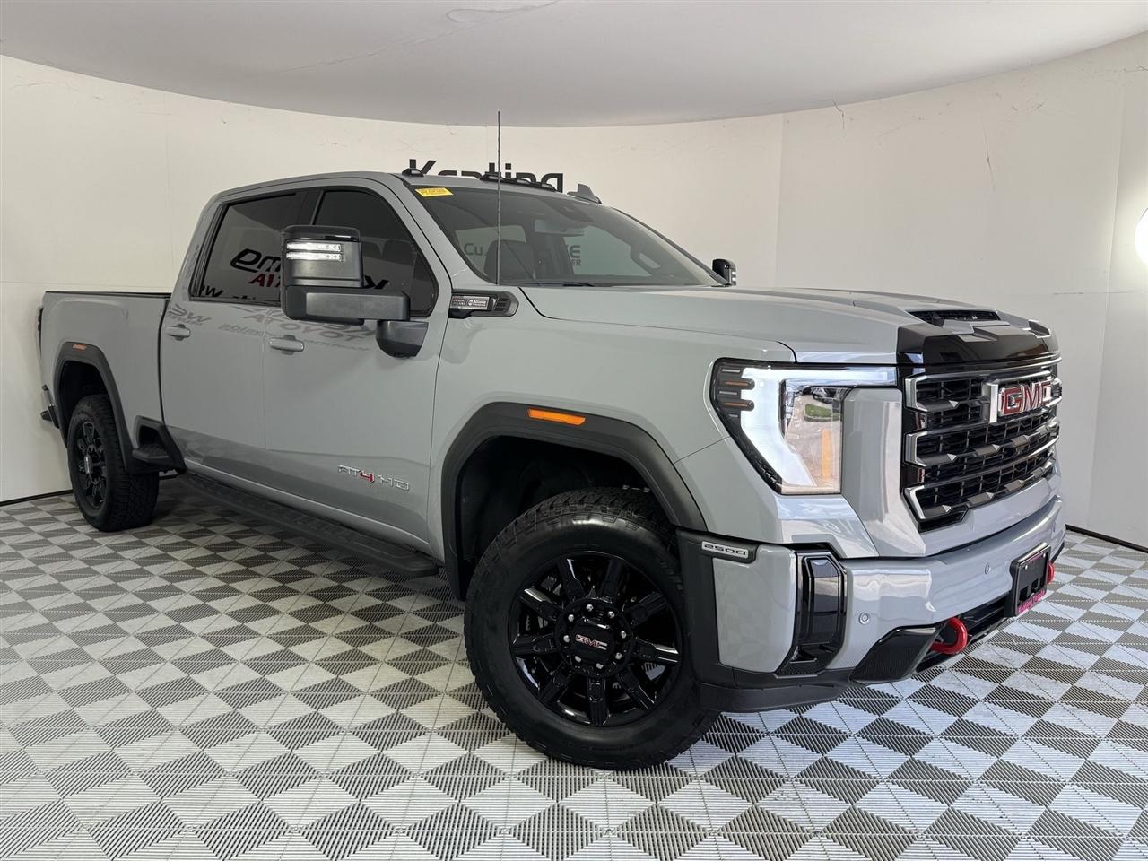 GMC Sierra 2500HD AT4 Crew Cab 4WD 2025