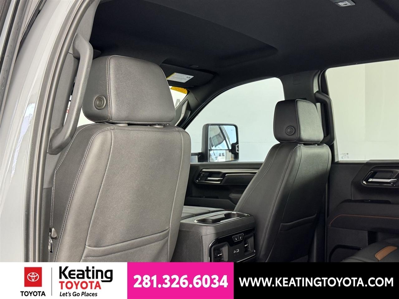 GMC Sierra 2500HD AT4 Crew Cab 4WD 2025