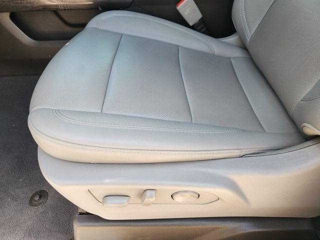 Chevrolet Silverado 1500 LTZ Crew Cab 4WD 2024